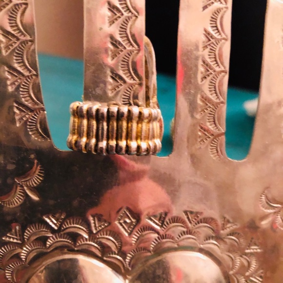 SUNAHARA LONG PINK STONES KNUCKLE RING GOLD - Picture 2 of 4